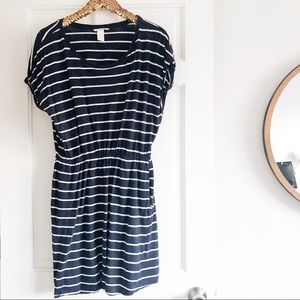 Loose cotton fitting boyfriend fit pocket dress